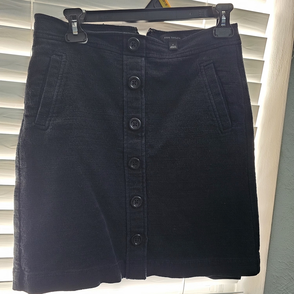 Ann Taylor Black Button-Front Skirt (Item#20)